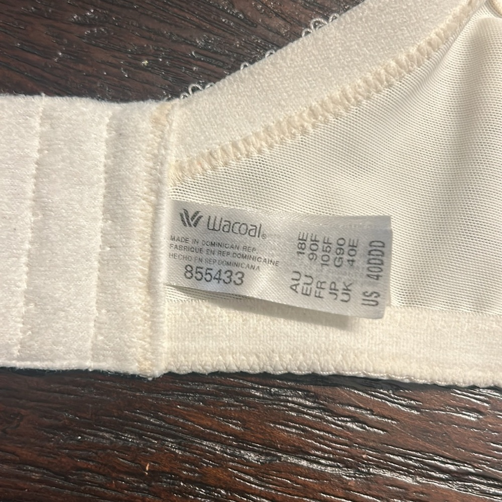 Wacoal Lace Underwire Bra - White - Picture 5 of 6